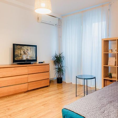City Center Downtown Apartment Boekarest Buitenkant foto