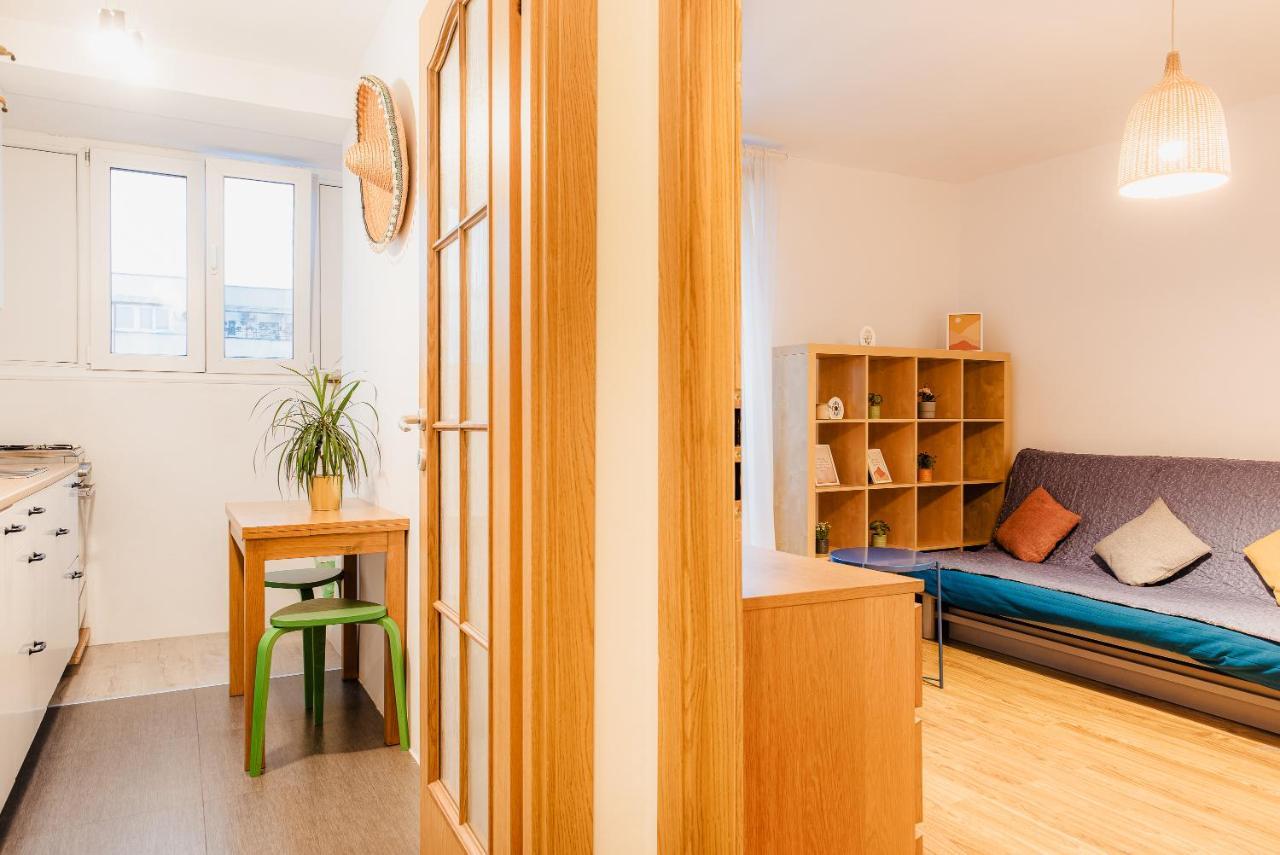City Center Downtown Apartment Boekarest Buitenkant foto