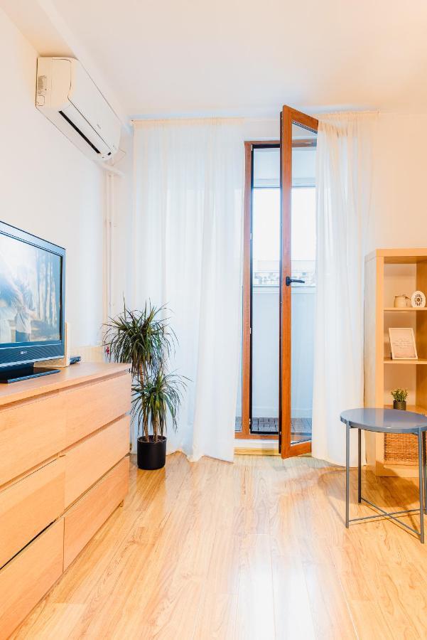 City Center Downtown Apartment Boekarest Buitenkant foto