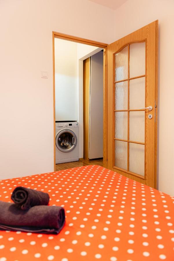 City Center Downtown Apartment Boekarest Buitenkant foto