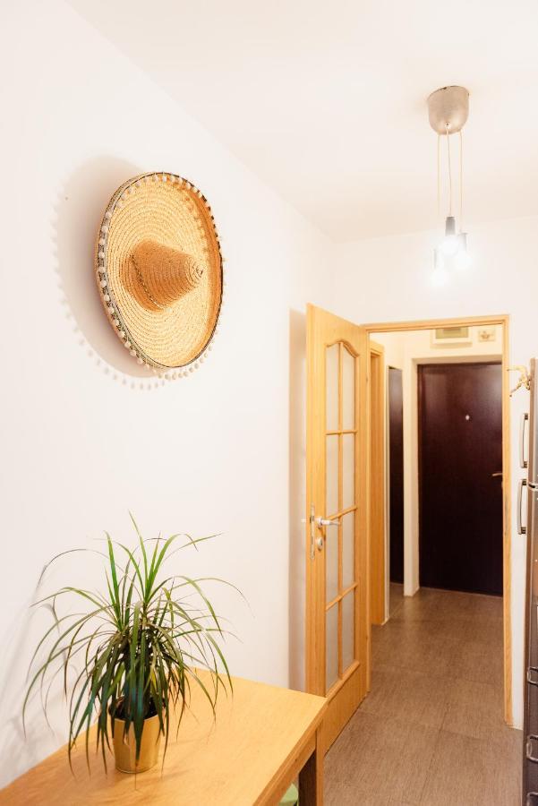 City Center Downtown Apartment Boekarest Buitenkant foto