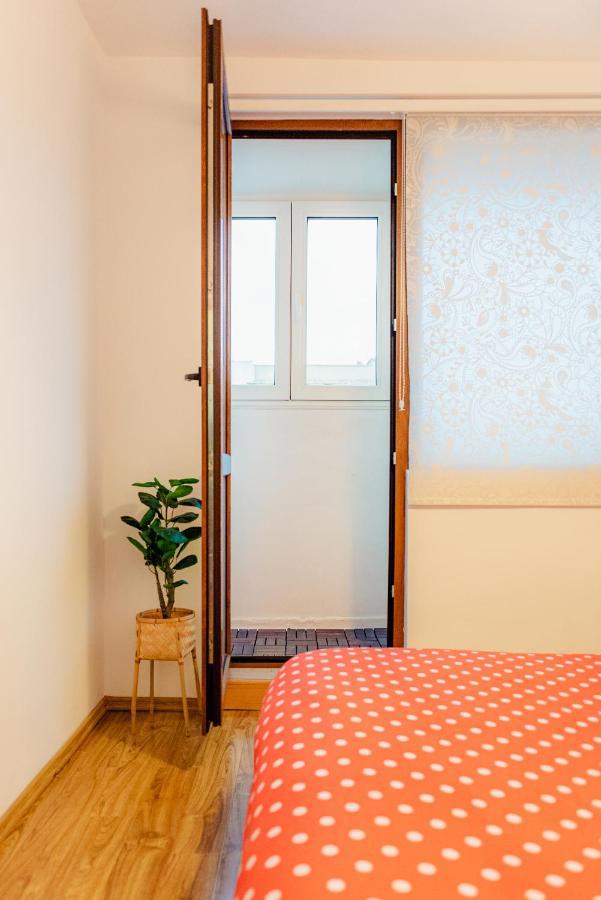 City Center Downtown Apartment Boekarest Buitenkant foto